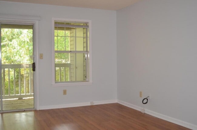 Photo - 249 Schultz St