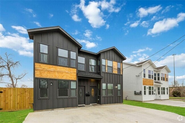 Building Photo - 7706 Independence St Unit B Rental