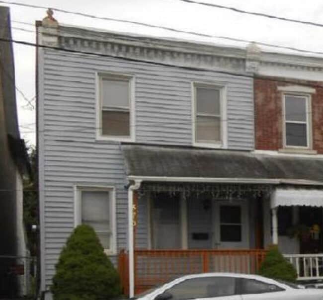 Photo - 570 Broad St House