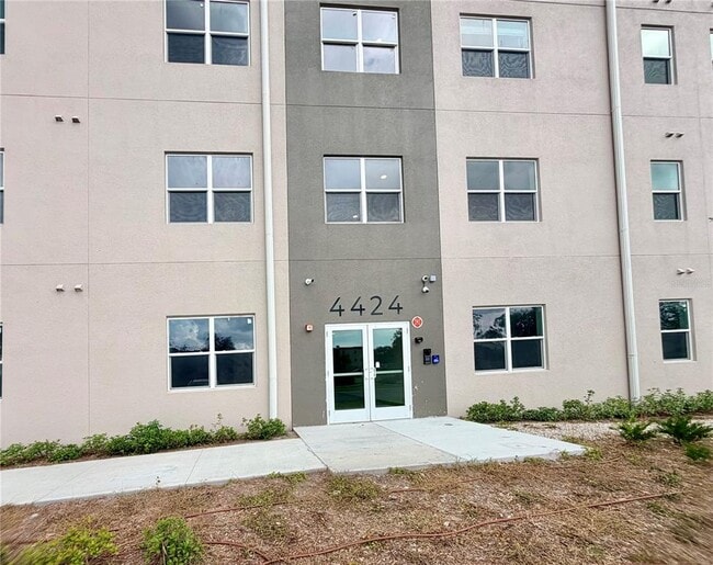 Building Photo - 4424 S Texas Ave Unit 1-302