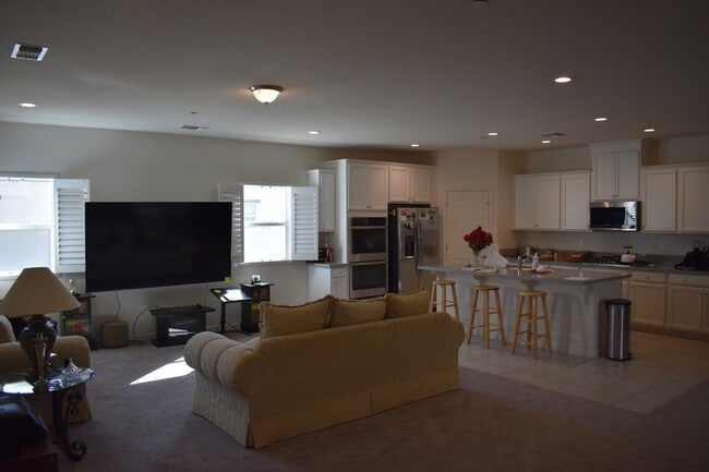 Photo - 701 Betten St