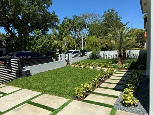 Photo - 1205 Wallace St