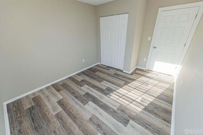 142 Darwin Ln