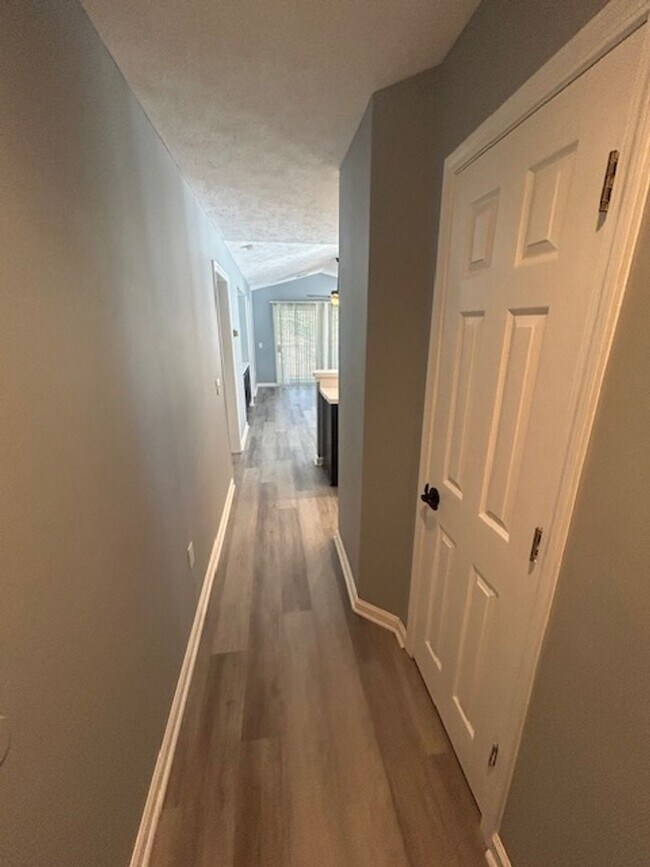 Photo - 525 White River Dr