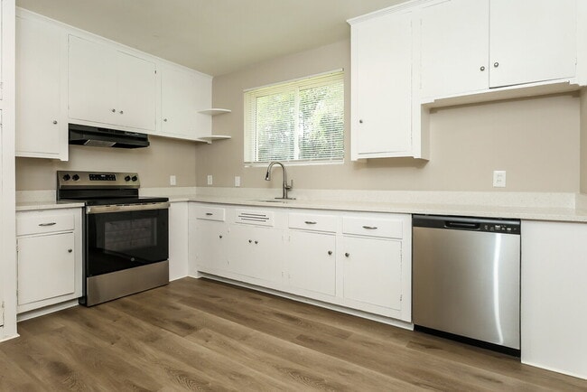 Photo - 5220 Seaspray Ave