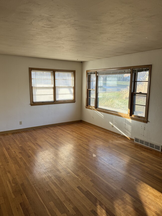 Sala de estar - 3480 Woods Ave Unidad 3480 Woods Ave