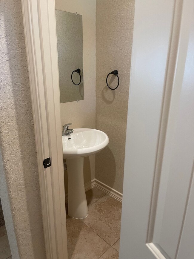 Photo - 6934 Lakeview Dr.