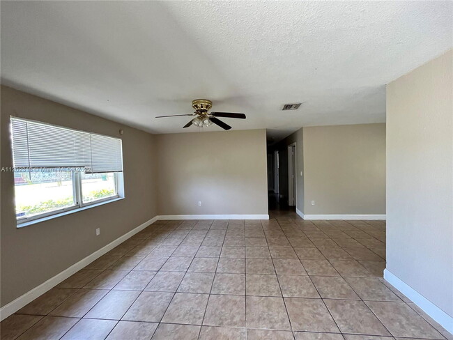 Photo - 222 SW 6th Ave