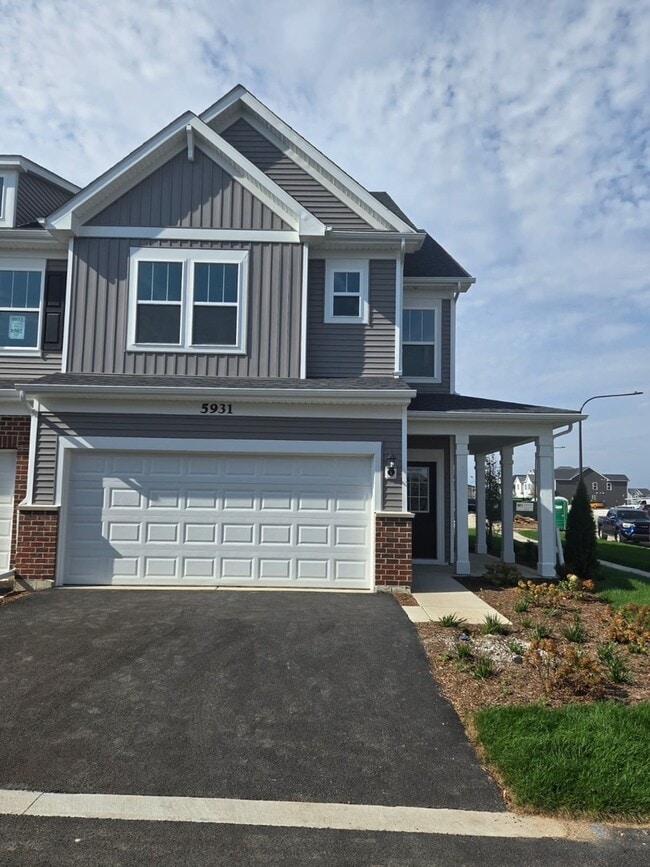 Building Photo - 5931 Hawkweed Dr Unit 5931