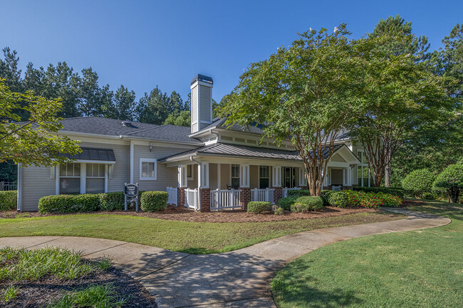 Photo - The Glen at Lanier Crossing Apartments