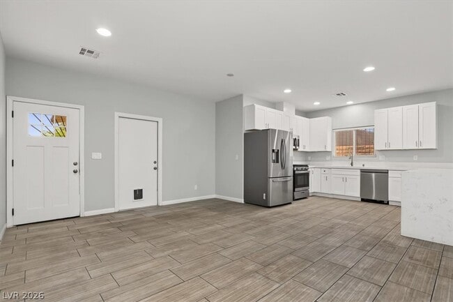 Building Photo - 4966 Andover Dr