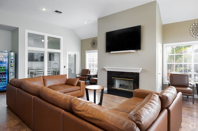 Clubhouse with Private Study Room