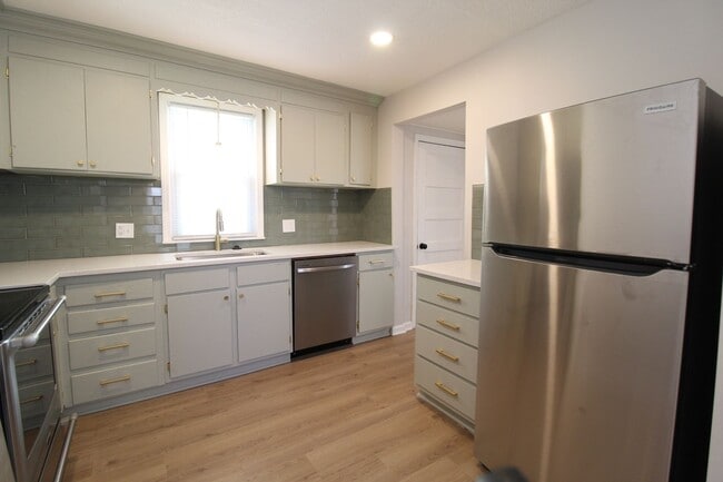 Photo - 2 Bedroom 1.5 Bath Home In Strawberry Hill