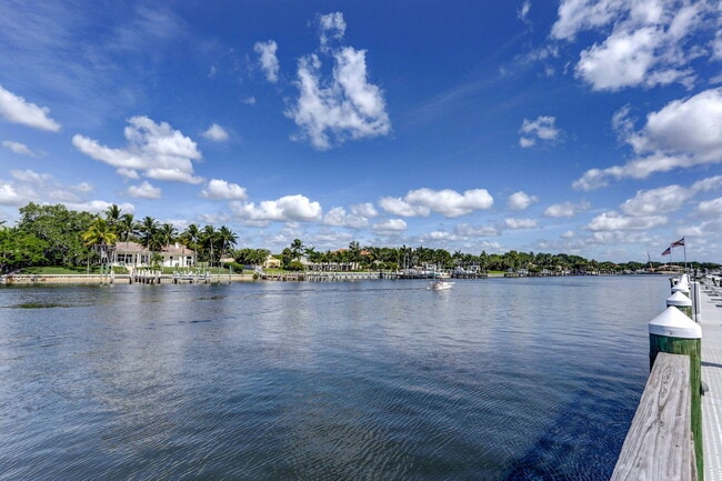 Photo - 834 Bay Colony Dr S