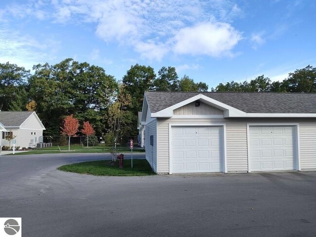 Photo - 1542 Simsbury St