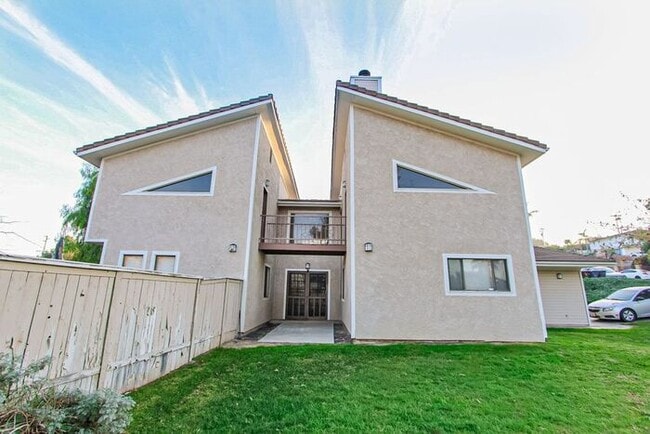 Photo - Modern 3 Bed Home for Rent in Riverside CA 92507 Garage Available