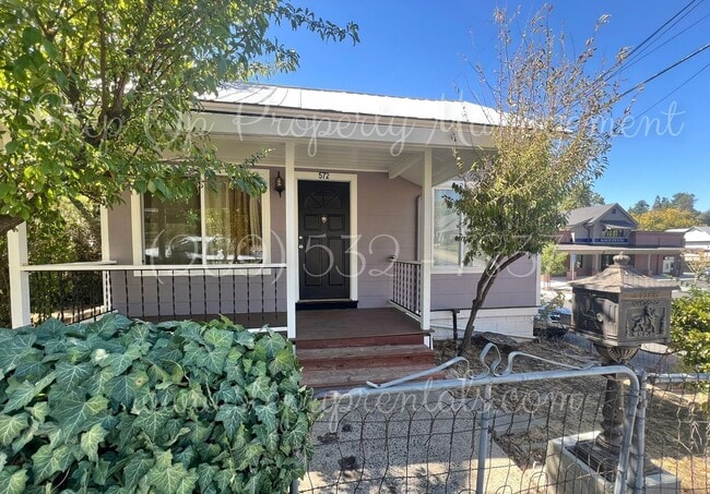 Building Photo - Newly Remodeled 3-Bedroom Home with Modern...