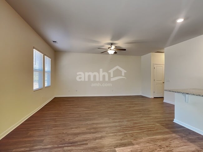 Photo - 178 Orion Way