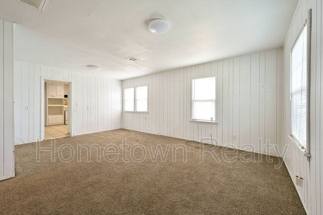 Photo - 2604 NE 21st St