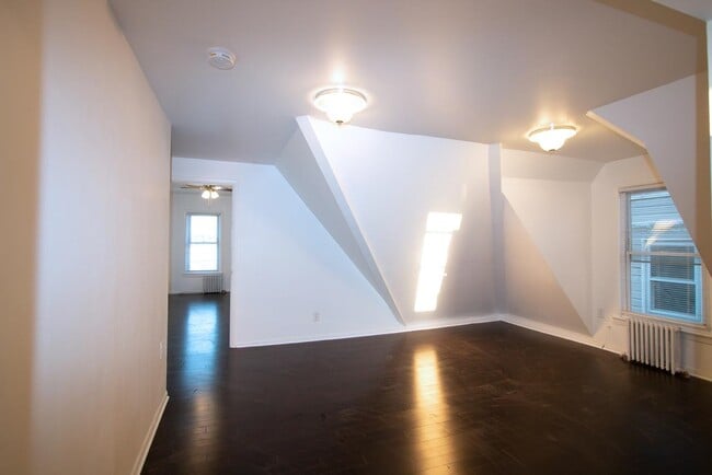 Photo - 26 E 32nd St Unidad 3L