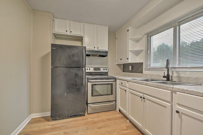 Photo - 1712 Oaklawn St