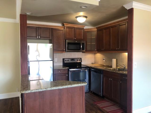 Photo - 662 Saxony Trail