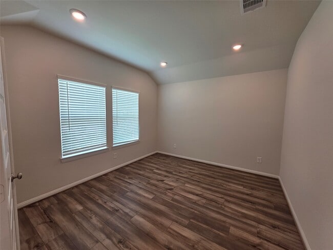 Photo - 2011 Cherryvale Dr