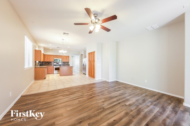 7157 W Kings Ave