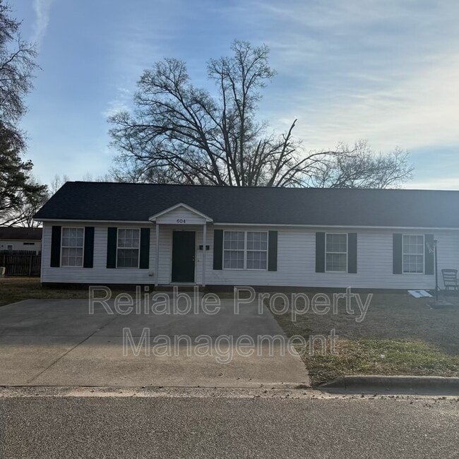 Building Photo - 604 Winston Cir