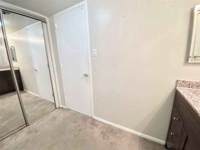 Photo - 2016 Main St Unit 1403