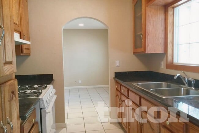 Photo - 1036 Nightingale Ct