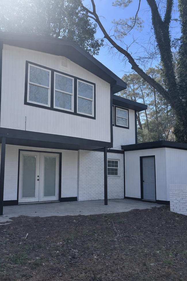 Building Photo - 2961 King Alfred Dr