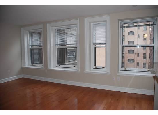 Building Photo - 1811 Chestnut St Unit 403