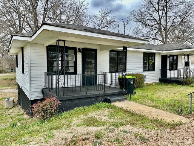 Building Photo - Cedartown Rental- Open House March 16th 10...