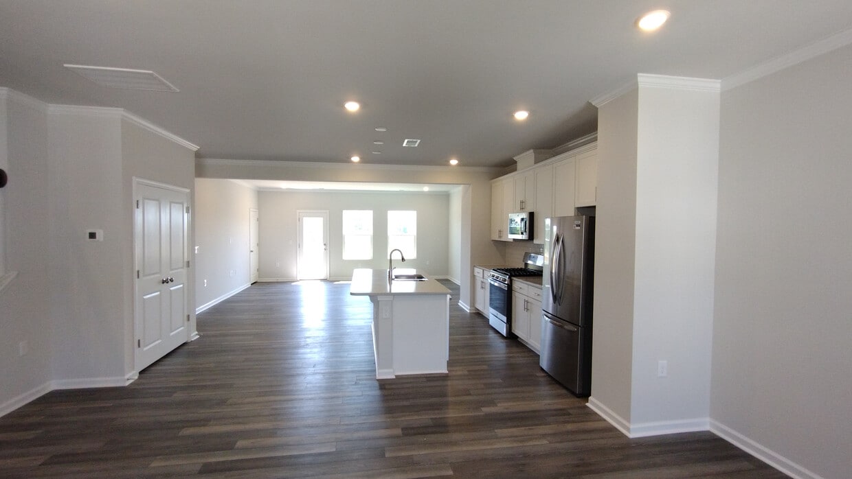 Room in Townhome on Terrawood Dr - Room in Townhome on Terrawood Dr