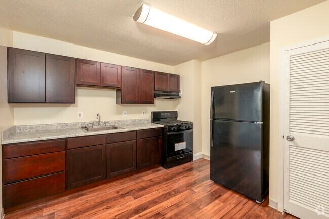 2BR, 2BA – 997SF - Kitchen