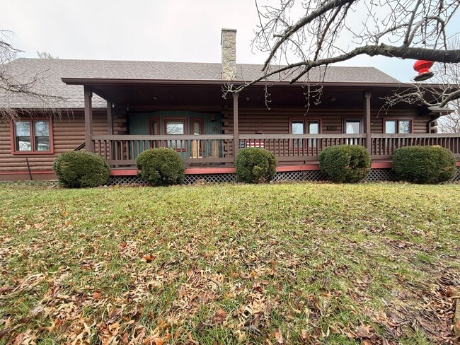 Building Photo - LOG HOME IN SIMPSONVILLE, KY
