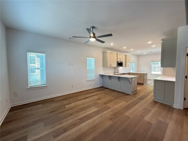 832 Dockery Ln