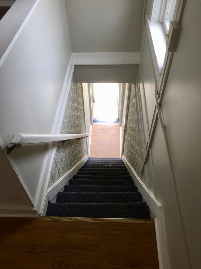 Photo - 409 N George St Unidad #6