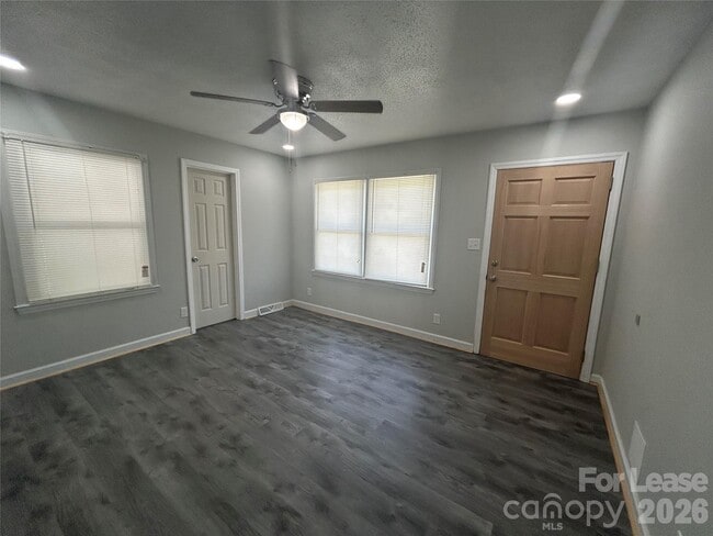5006 Myers Rd