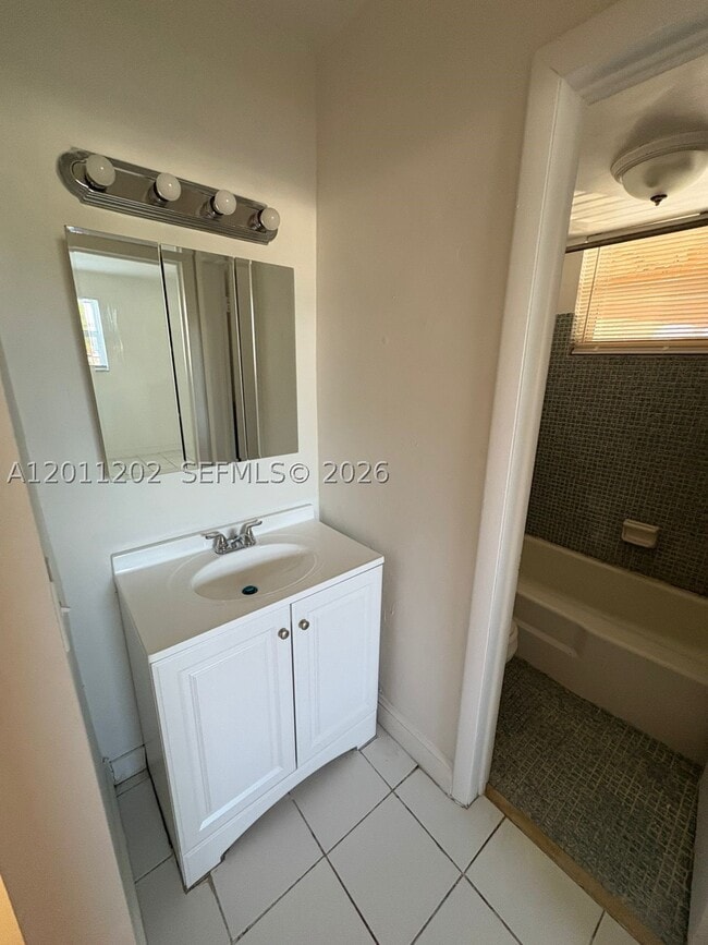 Photo - 1590 NE 125th St Unit 1