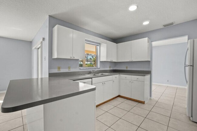Photo - 4128 Chestnut Ave