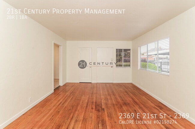Photo - 2369 E 21st St Unidad 2369