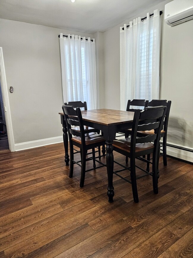 Photo - 279 W Main St