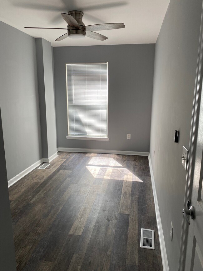 Photo - 627 Denison St