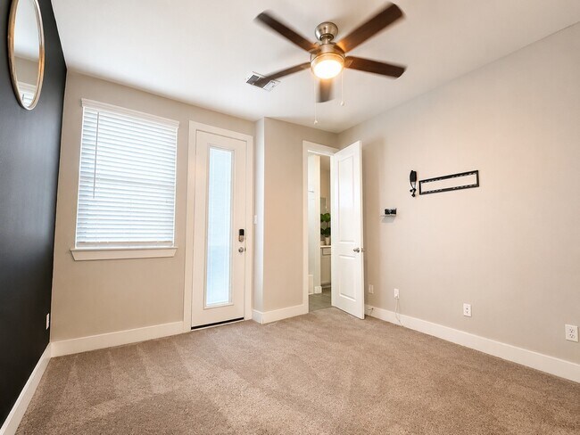 Photo - 731 Janisch Rd