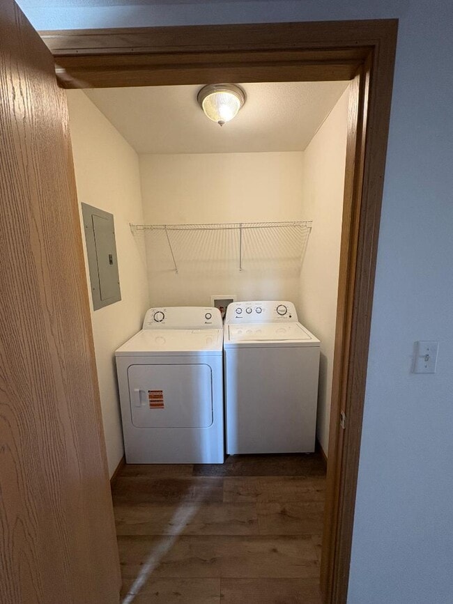 Photo - 100 Aldergate St