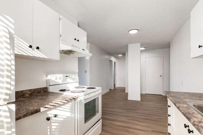 Photo - Elkwater Apartments