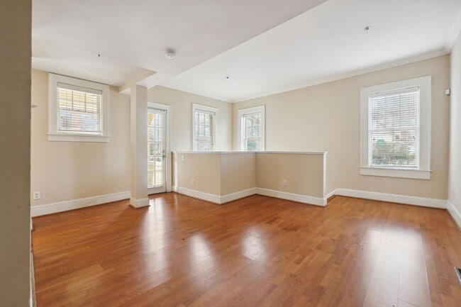 Photo - 2855 Peachtree Rd NE
