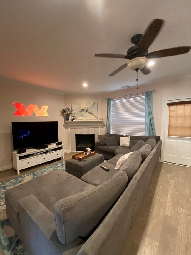 Photo - 5506 Venice St